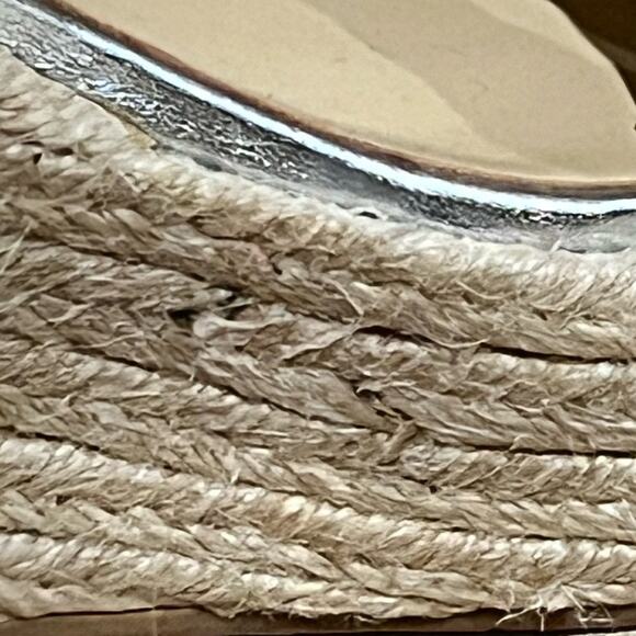 Badgley Mischka Lita Leather Espadrilles Size 8.5 Silver Wedge Sandals - Picture 16 of 16